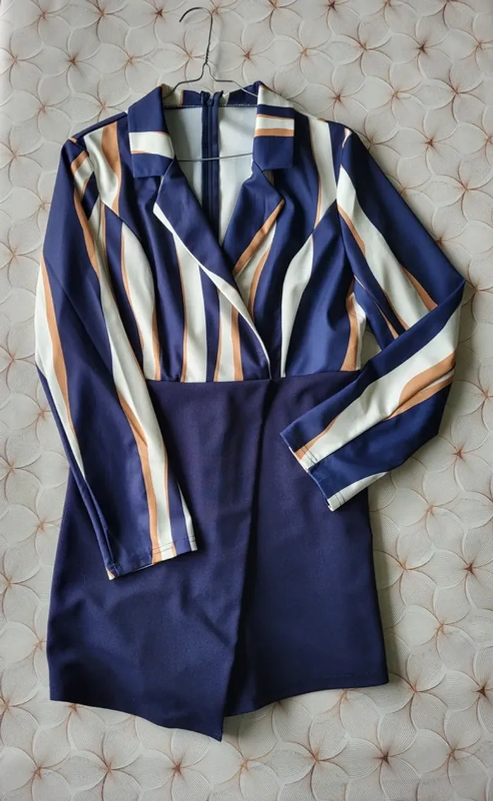 Combinaison short simili jupe bleu marine Femme Shein Taille M très bon état