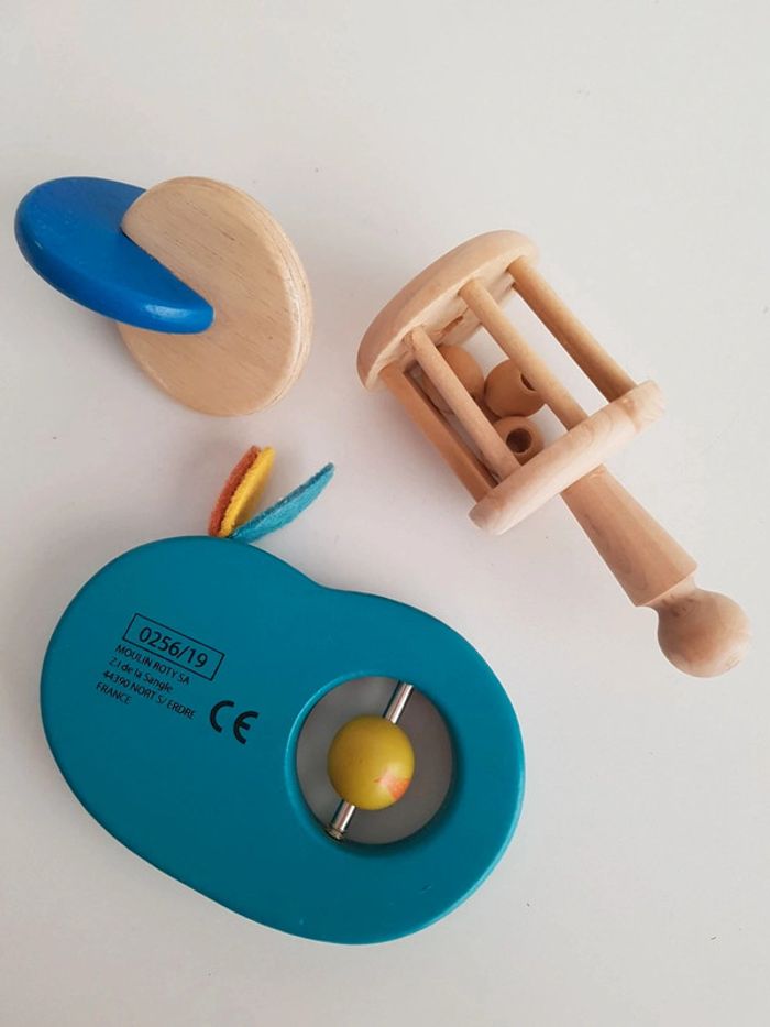 Cubes sensoriels en bois Haba et hochet Moulin Roty - photo numéro 3