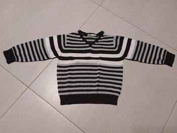 Pull à col en V