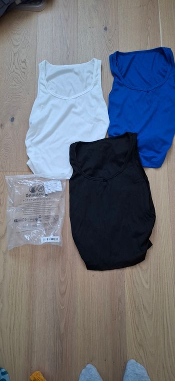 Lot de 3 débardeurs taille L