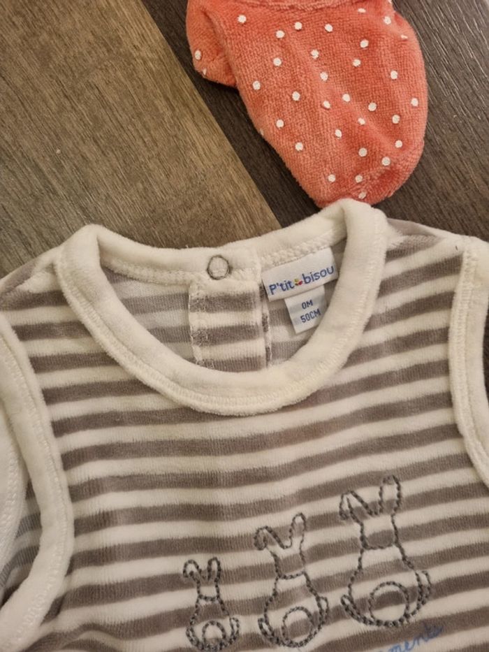 Lot 6 babygros/Grenouillères+1 pull velours. Fille. Taille 0 mois/naissance. Aubert, Pommette..TBE - photo numéro 6
