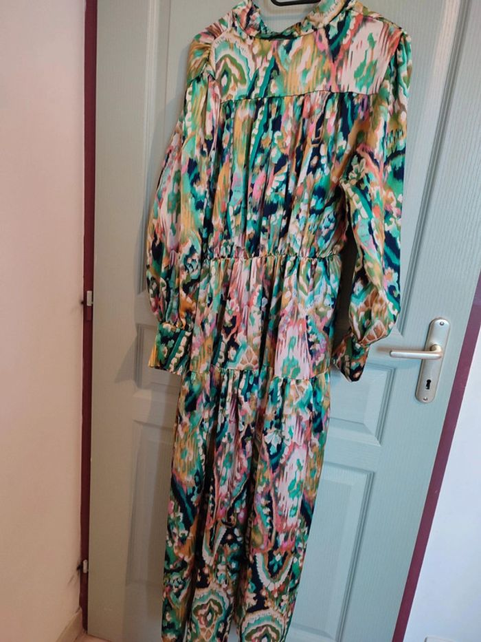 Robe longue satinée - photo numéro 4