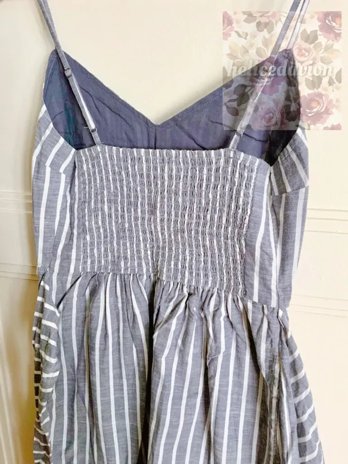 Petite robe courte rayée bleu et blanc Abercrombie & Fitch taille 36 - photo numéro 4