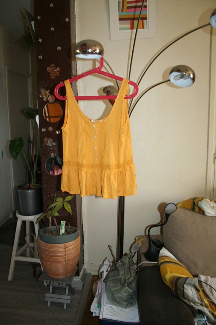 🌸Top fit fluide moutarde brodé à bretelles Taille 38 "Mango" Neuf 🌸