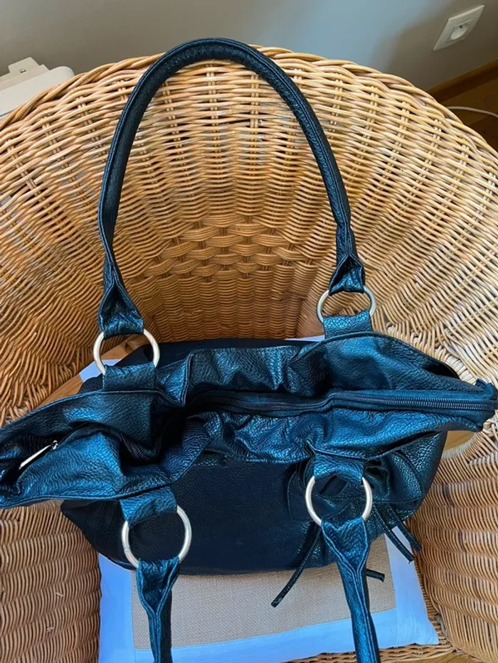 Sac vintage y2k en cuir synthétique noir avec fleur [ref 2508SBl168] - photo numéro 12