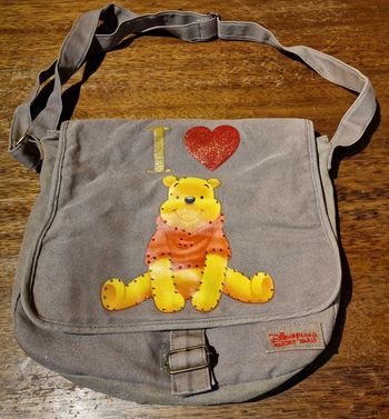 Sac bandoulière Winnie l'ourson Disneyland ressort Paris