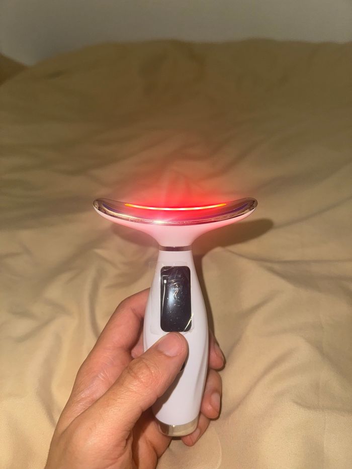 Appareil massage visage & cou 7-en-1 (État neuf) - photo numéro 7