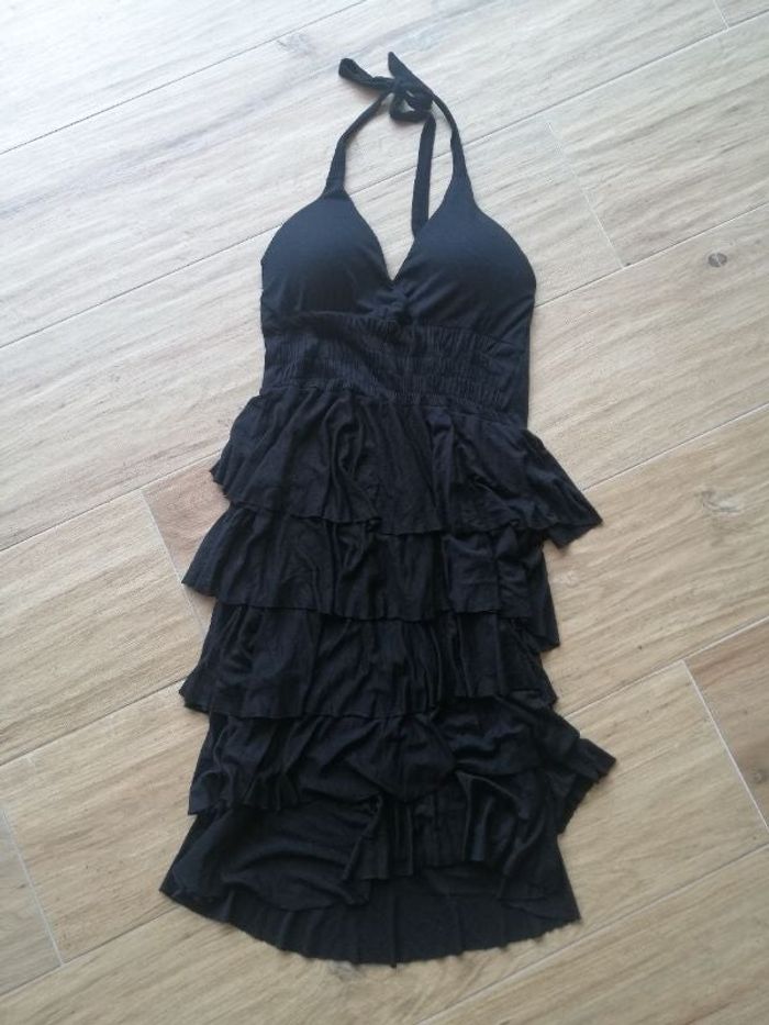Robe noire dos nu en très bon état