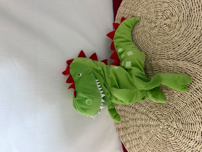 Doudou peluche marionnette dragon dinosaure vert rouge IKEA