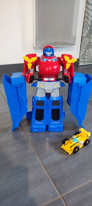 Transformers, Optimus Prime jumbo jet