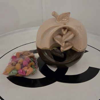 Brûleur d’encens en céramique  forme pomme + cônes parfumés  Très bon état