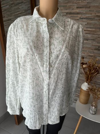 Chemise blanche fleurs vertes