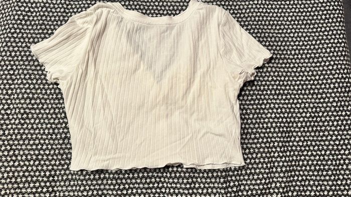 T-shirt blanc à boutons - photo numéro 4
