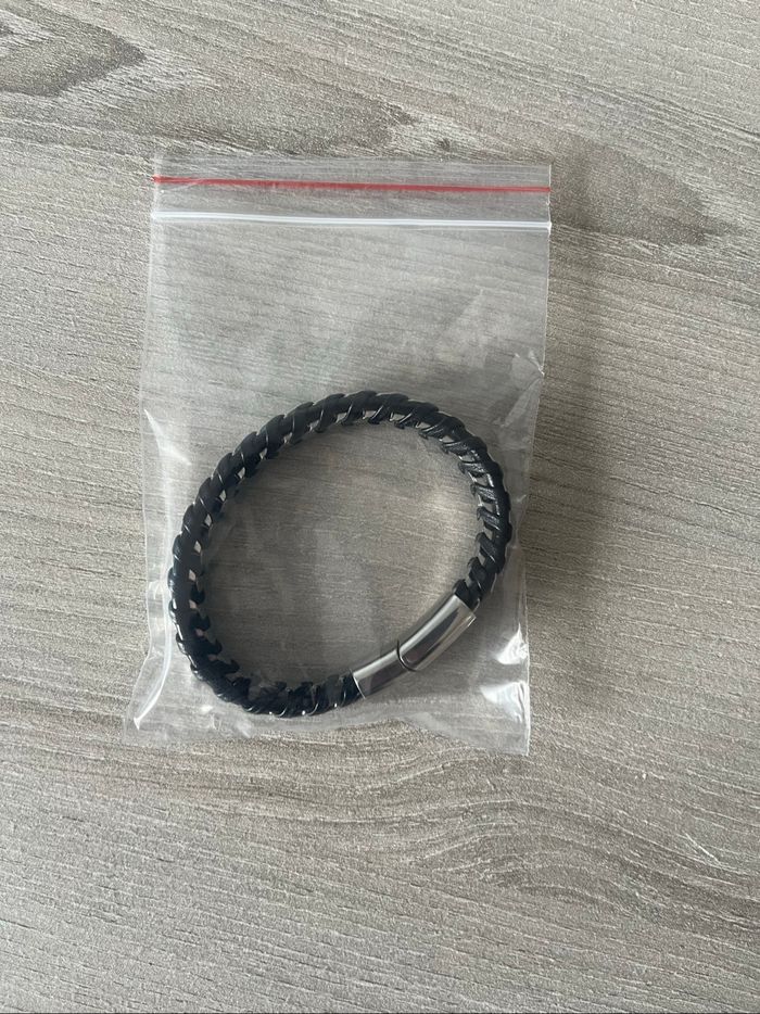 Bracelet en cuire tresser et en acier inoxydable - photo numéro 4