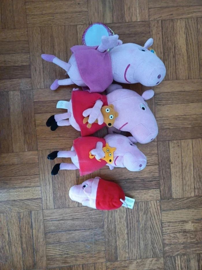 lot 4 peluches Peppa pig