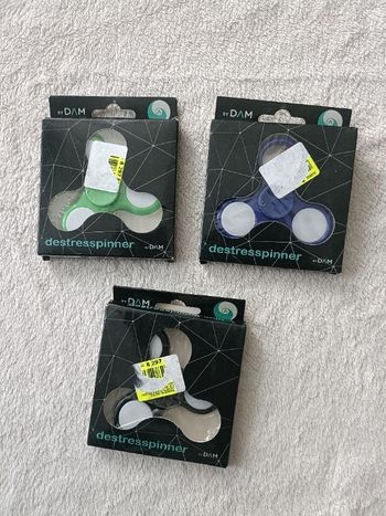 Lot de 3 hand spinner (bleu, noir et vert)
