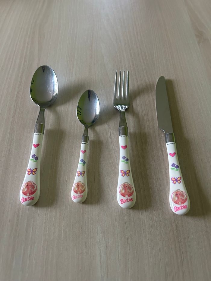 4 couverts Barbie - photo numéro 3