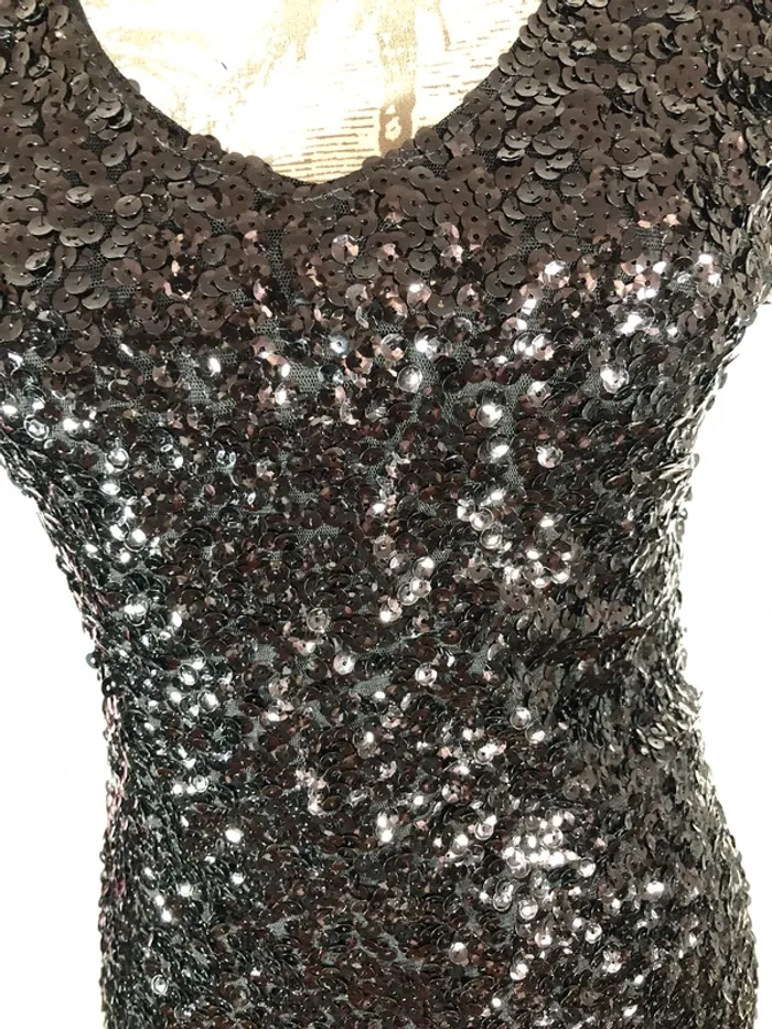 Robe sequins - photo numéro 4