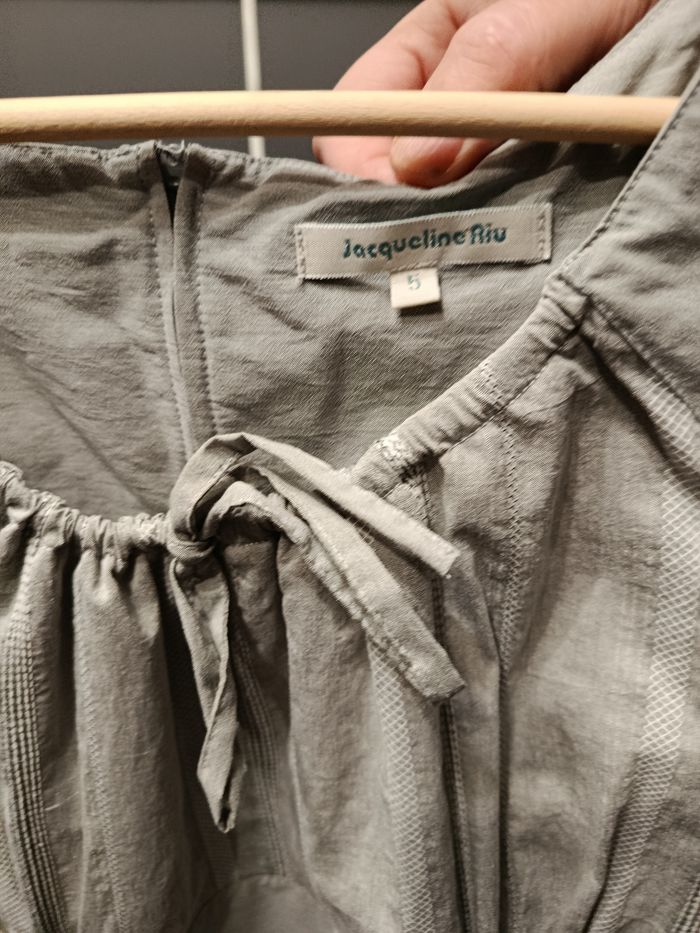 Robe grise sans manches taille 5 - photo numéro 3