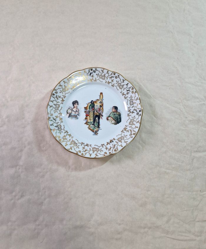 Assiette décorative  , Napoléon  , en porcelaine de luxe