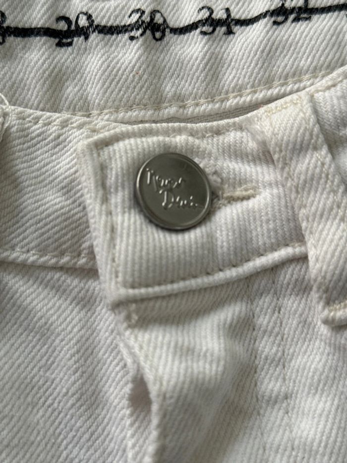 Jean neuf taille 25 - photo numéro 4