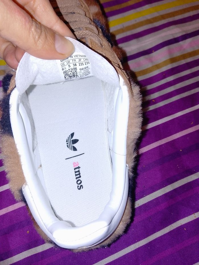 Baskets adidas gazelle indoor en fourrure taille 36 - photo numéro 5