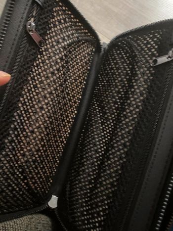 Très belle pochette en genre croco PB