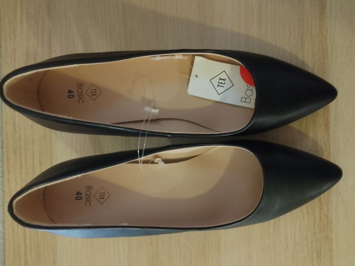Chaussures noir talons neuves - photo numéro 2