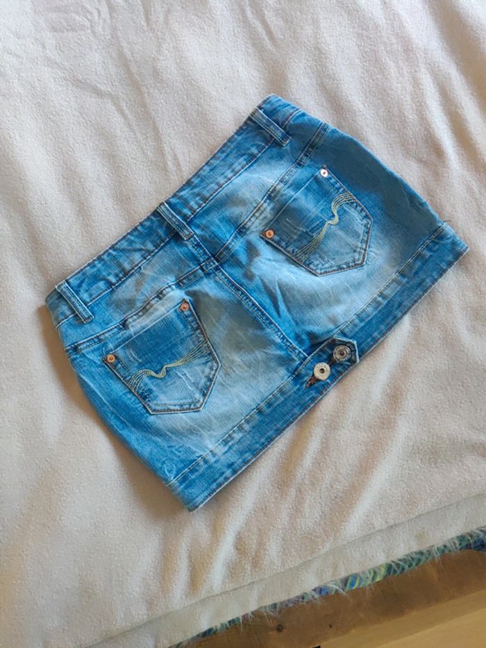 Ultra minijupe en jean y2k - photo numéro 3