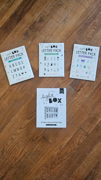 Light box + 3 letter packs