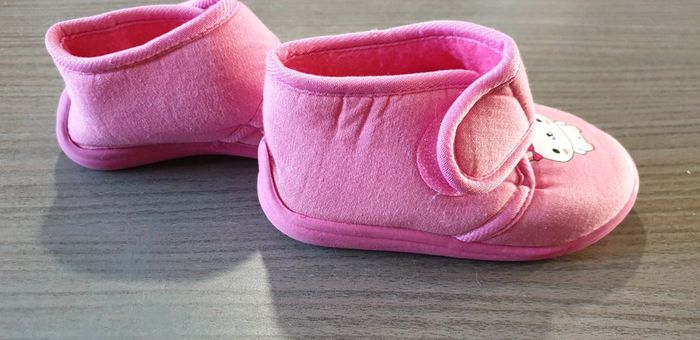 Chaussons taille 25 neufs - photo numéro 5