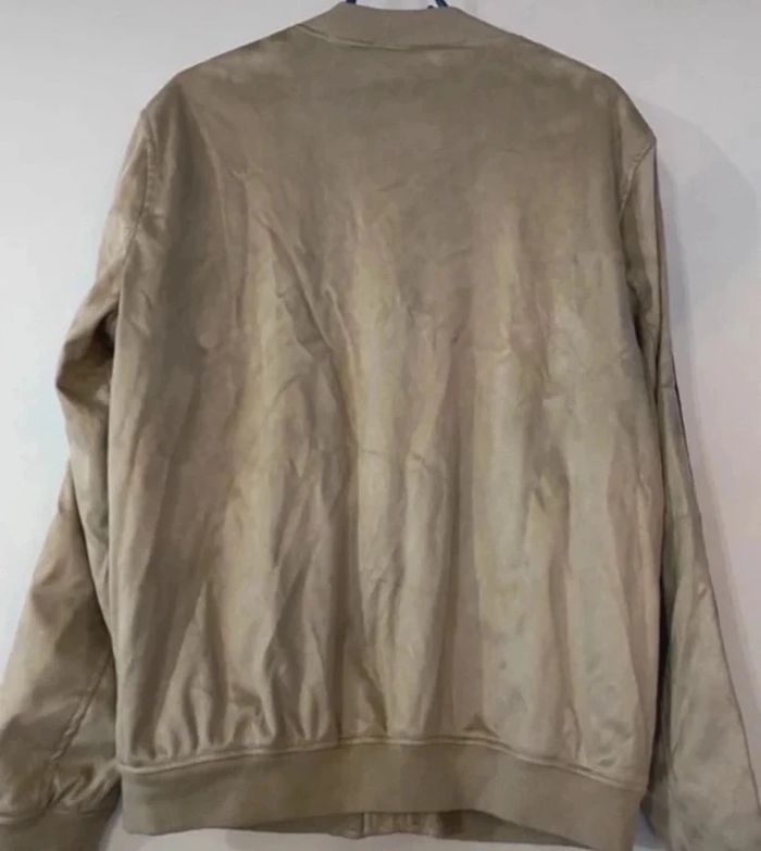 Veste bomber Pull & Bear effet suédé taille L Neuve  Avec un liserai sur les côtés - photo numéro 6