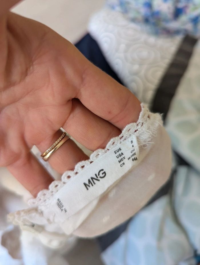 Robe mango blanche avec froufrous - photo numéro 5