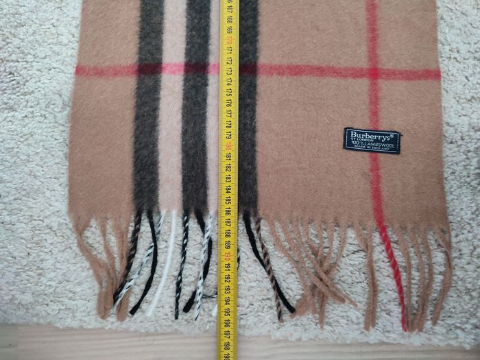 Écharpe Burberry vintage très bon état 100% laine - photo numéro 4