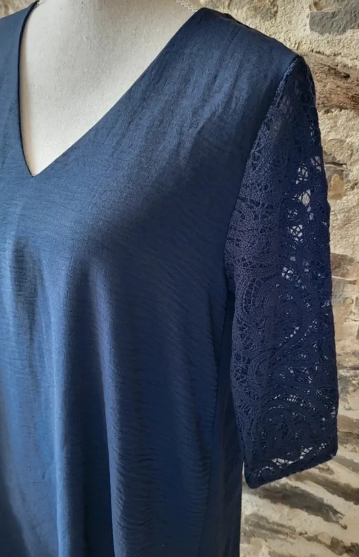 Robe bleue marine avec manches en crochet Grace & Mila Taille M ou 38 - photo numéro 3