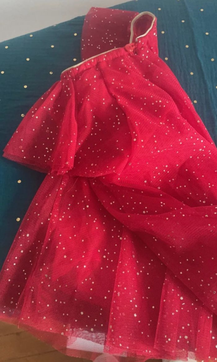 Robe rouge en tulle paillettes - photo numéro 2