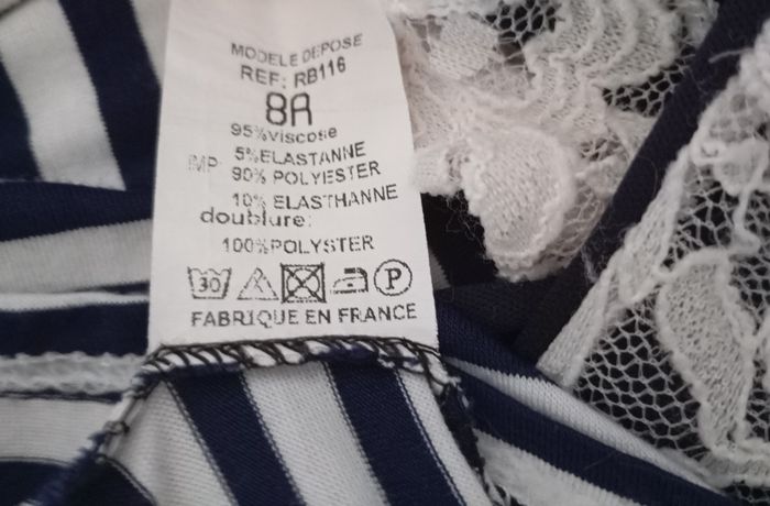Robe  sans manches, 8 ans, marine /dentelle/dentelle. Très bon état - photo numéro 10