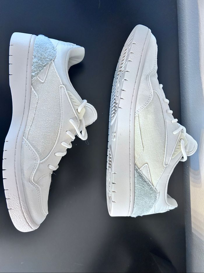Baskets ASICS blanches – Pointure 40 – Très bon état – Design épuré & confort - photo numéro 3