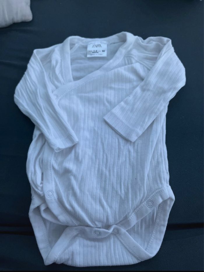 Lot de 16 bodys 1/3 mois - photo numéro 7