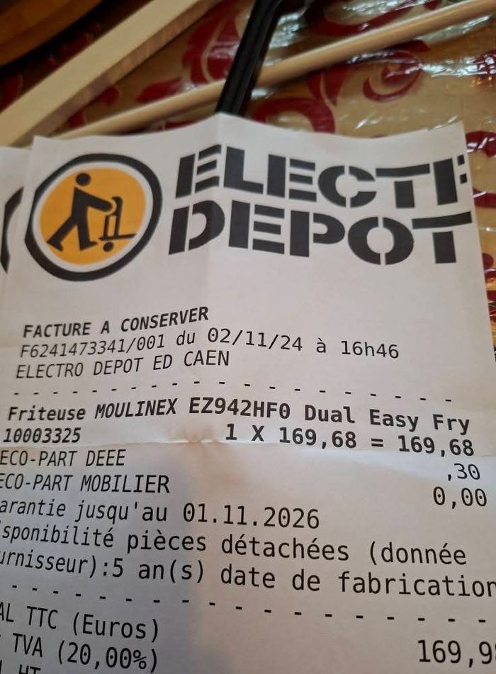 Dual easy fry moulinex 11 L neuf juste essayer
Encore garanti jusqu'au 1 novembre 2026 avec facture 
Prix 160 euro
Idéale pour cadeau Noël jai olus la boîte - photo numéro 10
