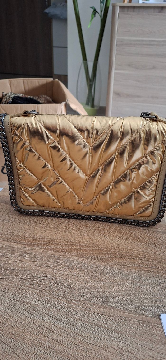 Sac doré neuf - photo numéro 6
