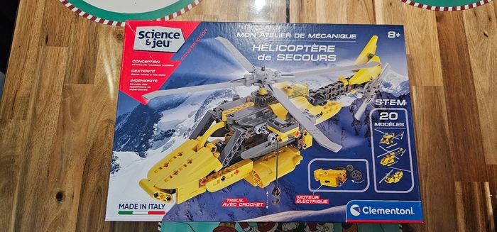 Hélicoptère de secours