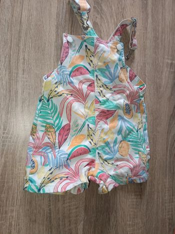 Salopette short 86 cm ouverte entre les jambes