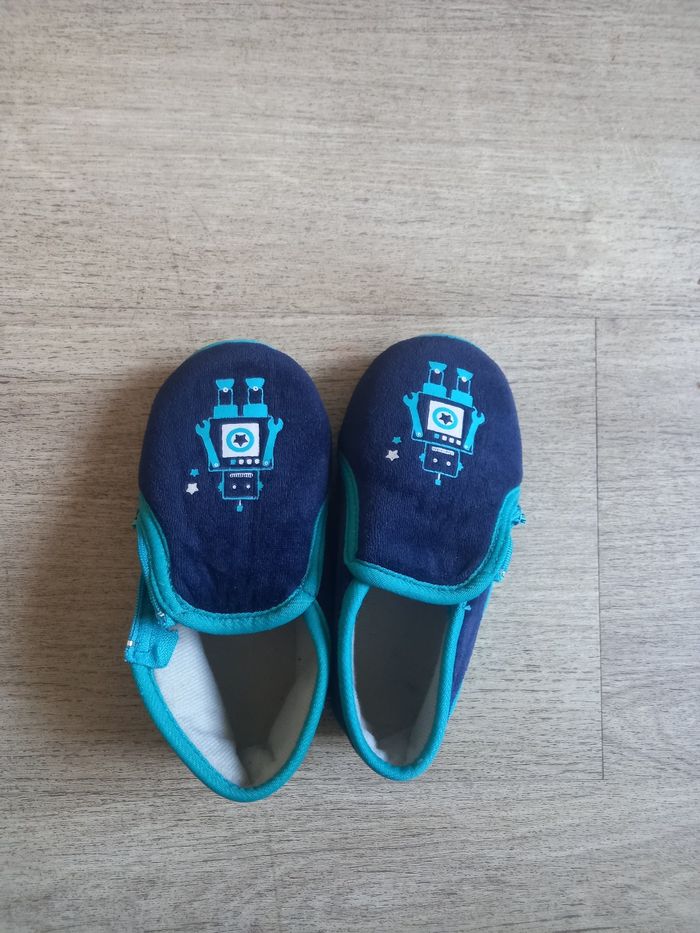 Chaussons 25 26 garçon neufs chaussons enfants