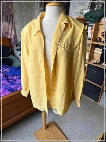 Veste à épaulette marque Jean BIOLAY taille 42-44