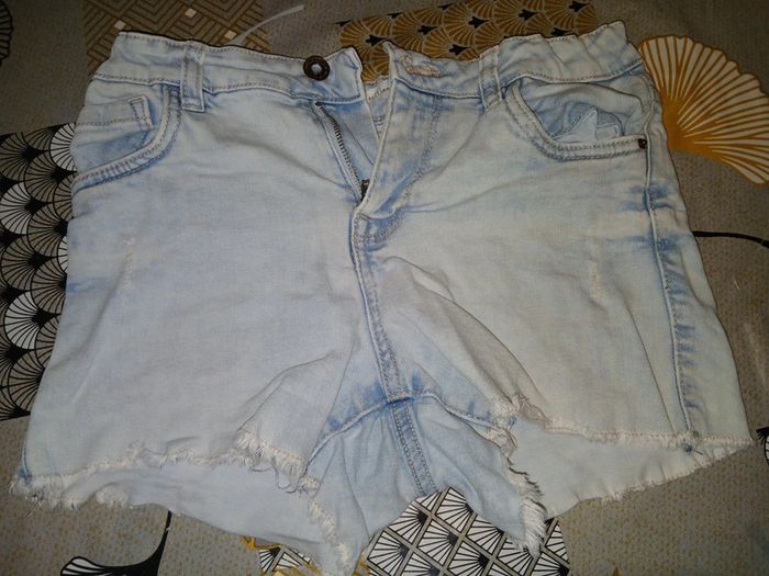 Short fille