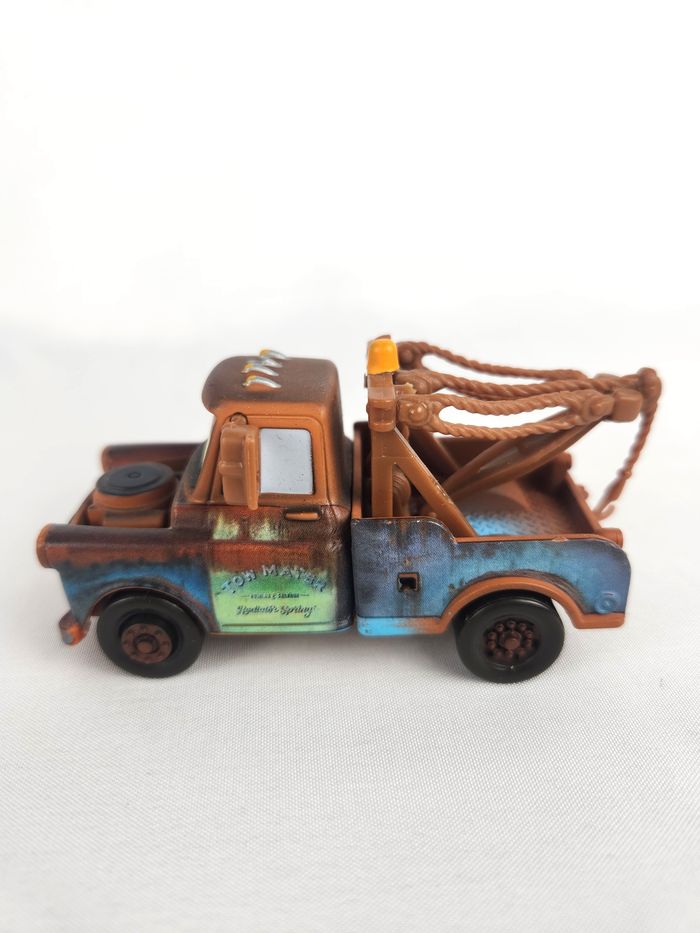 Voiture figurine Martin Disney Pixar Cars - photo numéro 4