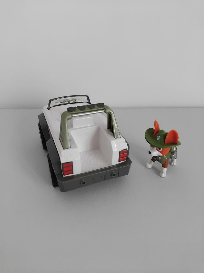PAT PATROUILLE Figurine et  Voiture de Tracker Travers 14 cm - photo numéro 3