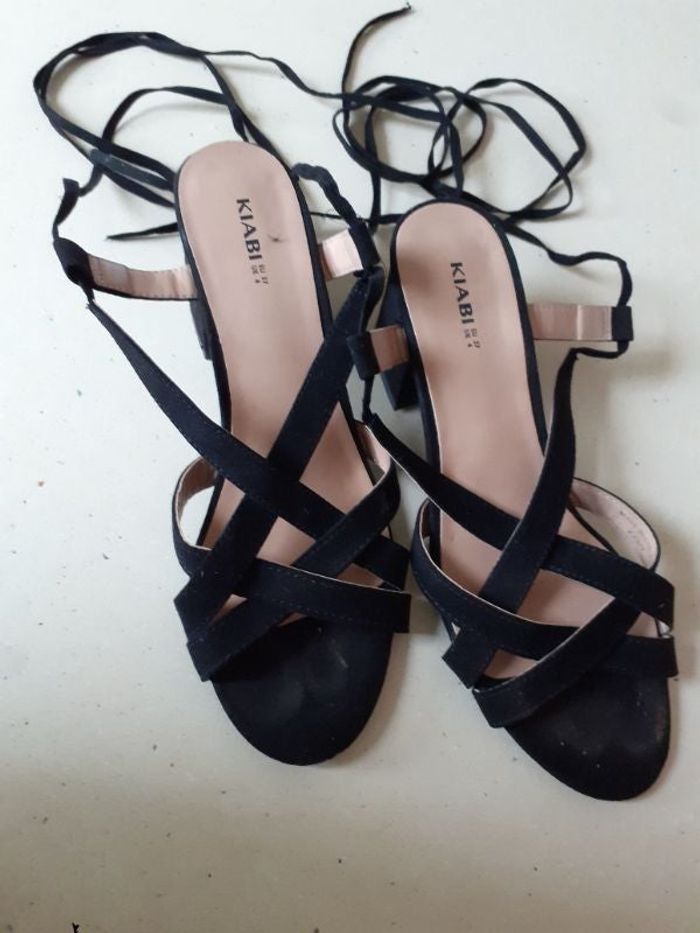 Sandalle à talon noire