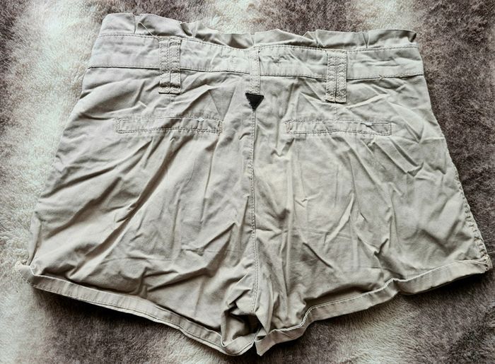 Short Stradivarius taille 36 - photo numéro 2